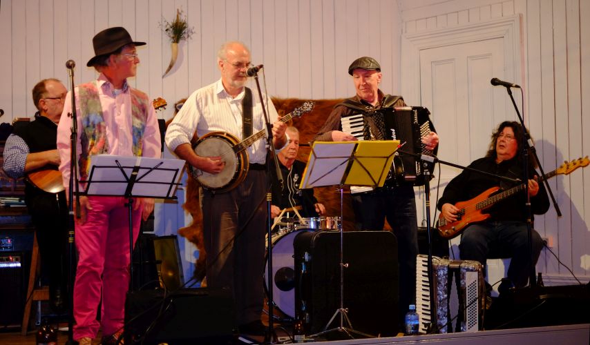 Equinox All Star Band at Pukehiki Hoedown / Ceilidh