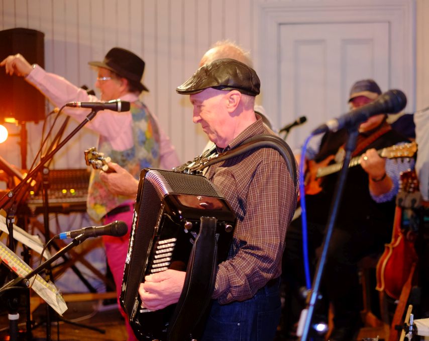 Equinox All Star Band at Pukehiki Hoedown / Ceilidh